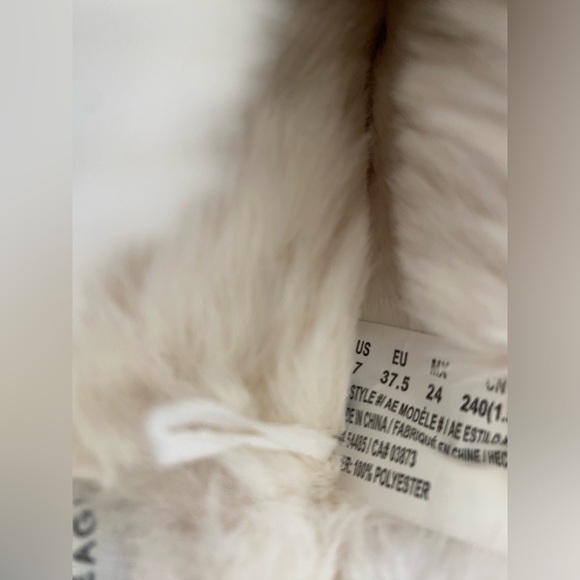 Snoopy Slippers - Picture 3 of 8